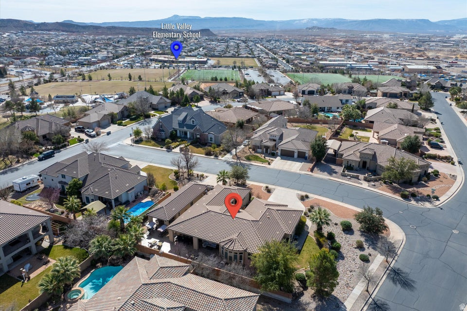 KNOLLS AT LITTLE VALLEY 3 - Residential