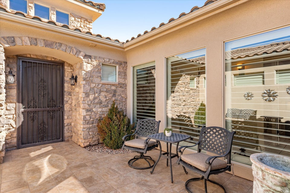 KNOLLS AT LITTLE VALLEY 3 - Residential