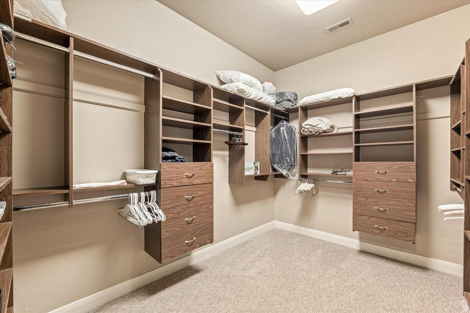 KNOLLS AT LITTLE VALLEY 3 - Residential