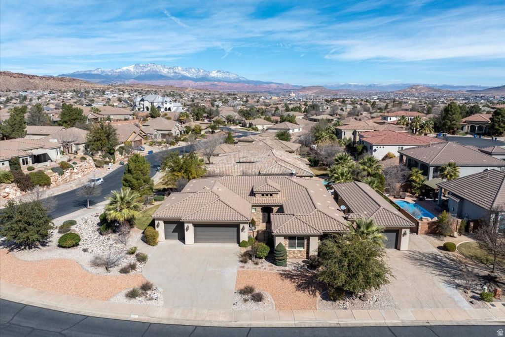 Photo of 2267 E KNOLLS DR, Saint George, UT 84790 (MLS # 2140909)