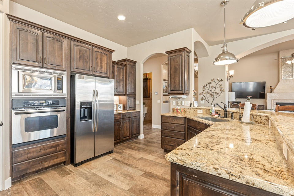 KNOLLS AT LITTLE VALLEY 3 - Residential