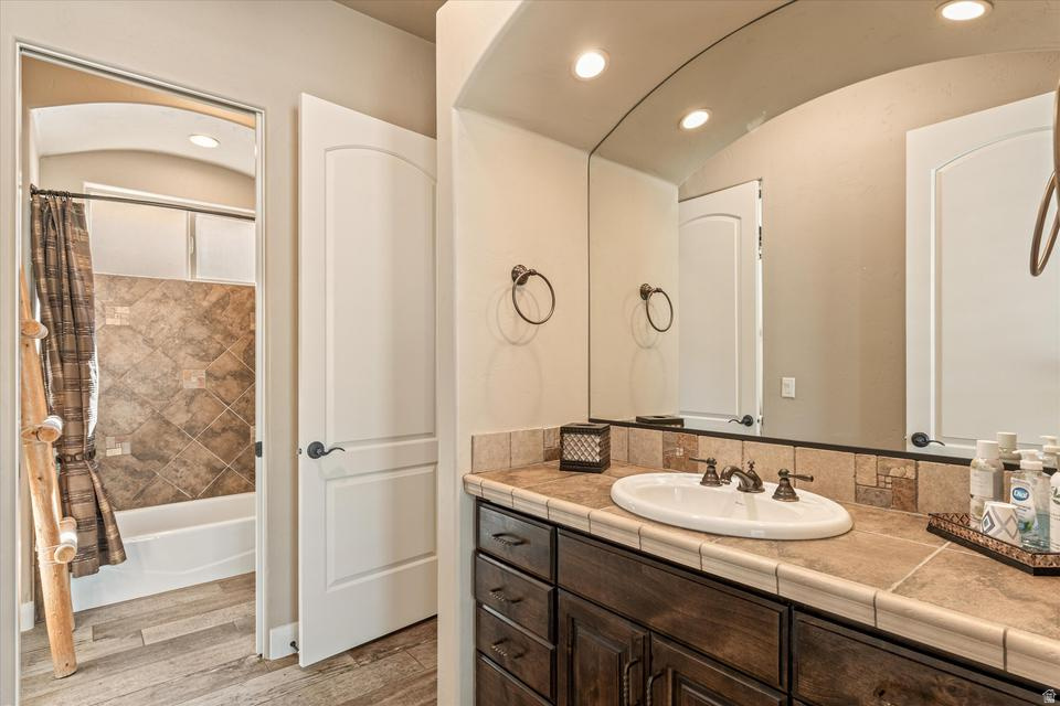 KNOLLS AT LITTLE VALLEY 3 - Residential