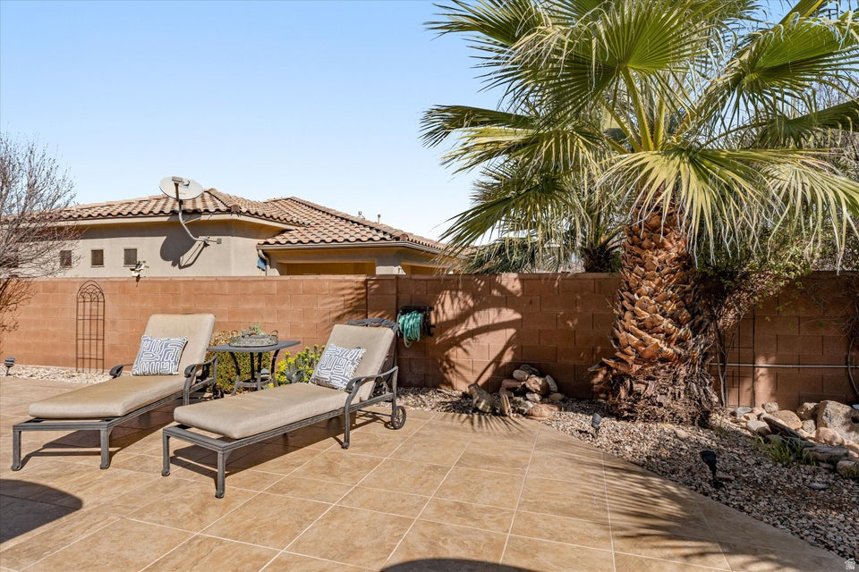 KNOLLS AT LITTLE VALLEY 3 - Residential