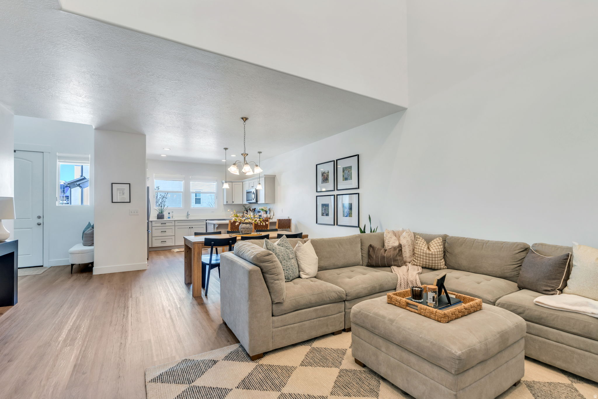 MOUNTAIN RIDGE - Residential