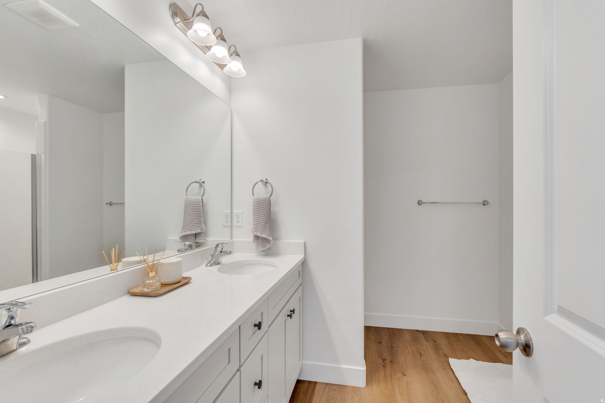 MOUNTAIN RIDGE - Residential