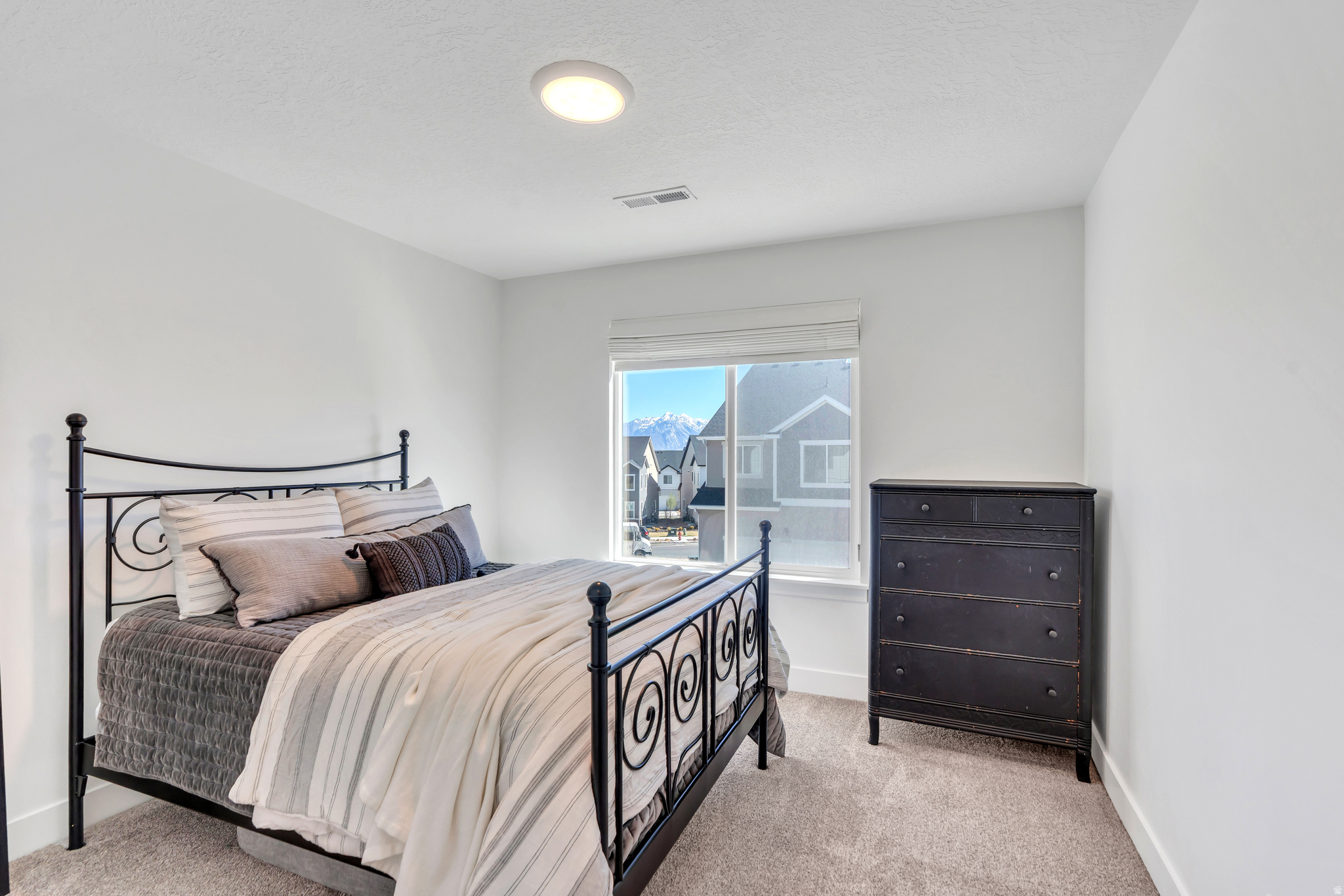 MOUNTAIN RIDGE - Residential