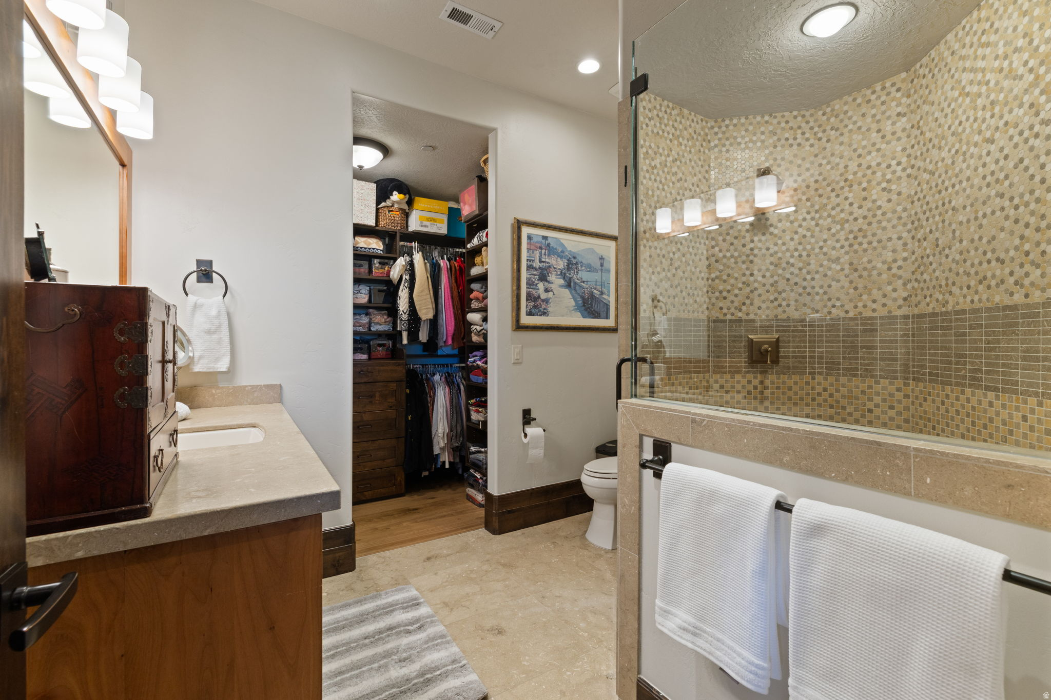 TUHAYE - Residential