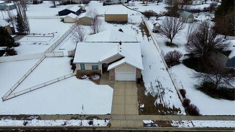 Photo of 1395 N 1350 W, Farr West, UT 84404 (MLS # 2130010)