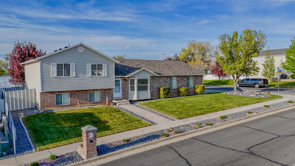 Photo of 3004 W 4650 S, Roy, UT 84067 (MLS # 2149965)