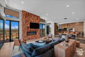 SENTIERRE PADRE CANYON PH 1B - Residential