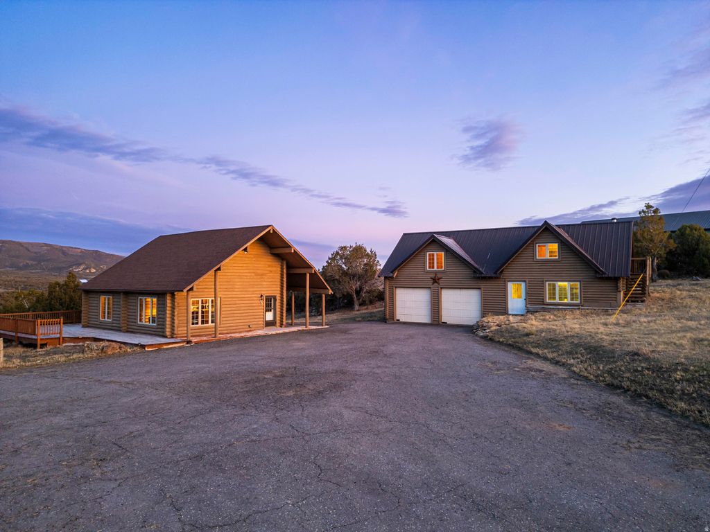 Photo of 15718 N DEEP CREEK RD, Lapoint, UT 84039 (MLS # 2144047)