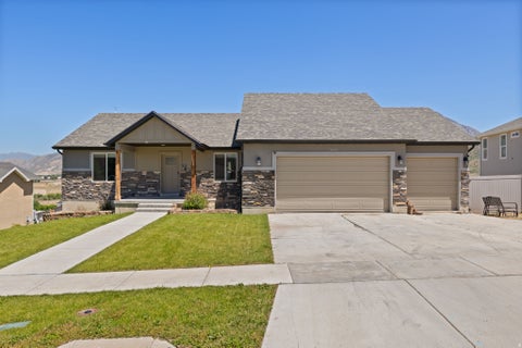 Homes For Sale - 1043 Valley View Dr<br/> Santaquin, UT 84655