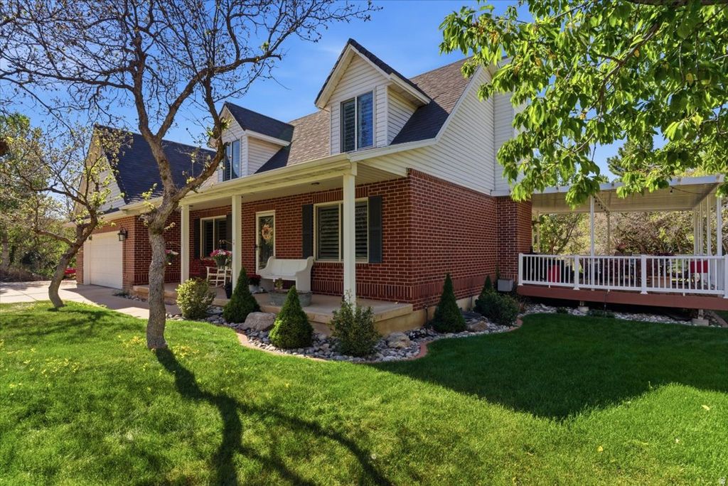 Photo of 1948 N 2700 E, Layton, UT 84040 (MLS # 2157693)