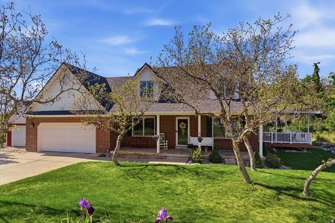 Photo of 1948 N 2700 E, Layton, UT 84040 (MLS # 2157693)