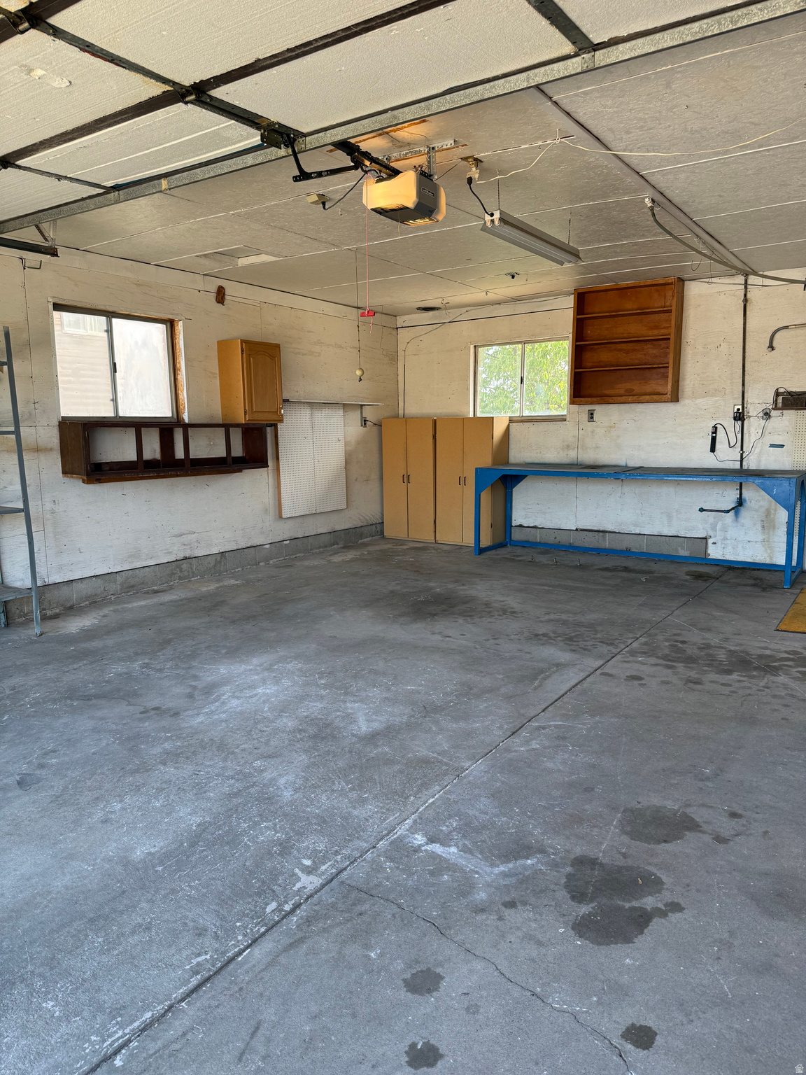 FAIRLANE HEIGHTS - Residential