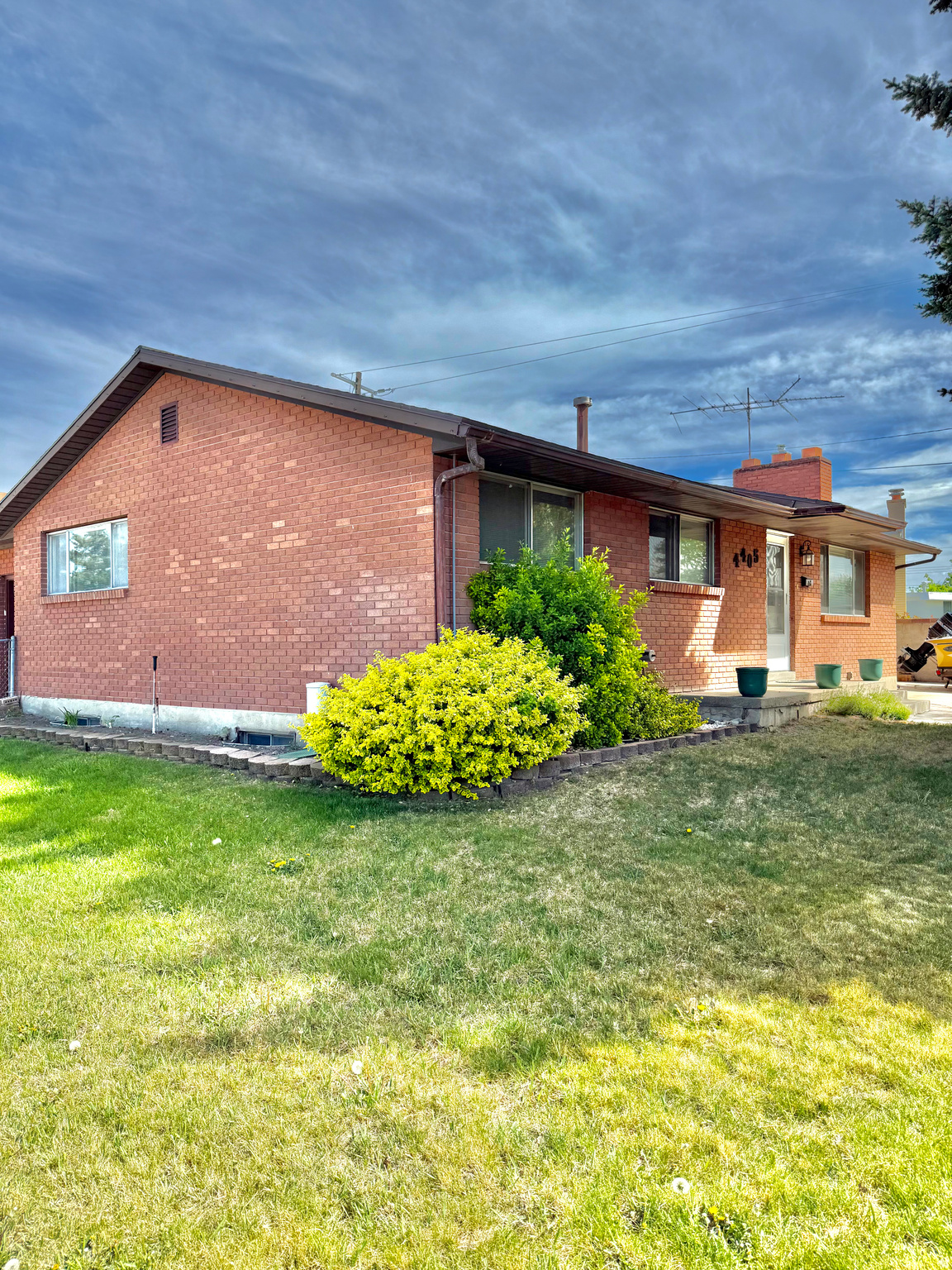 FAIRLANE HEIGHTS - Residential