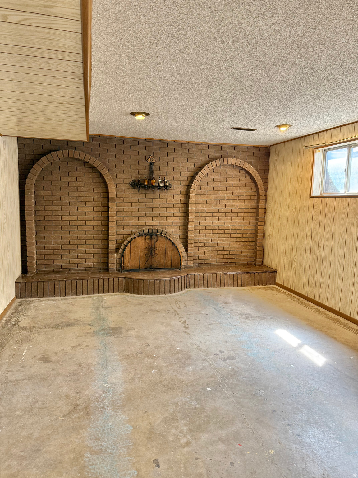 FAIRLANE HEIGHTS - Residential