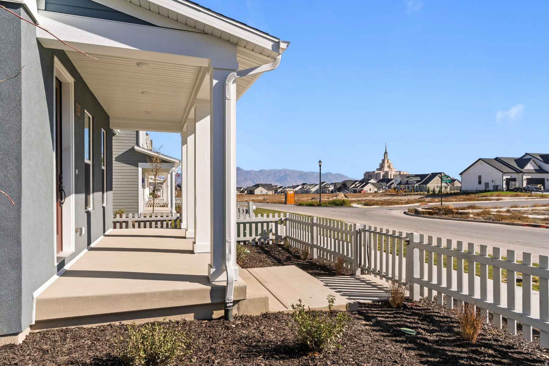 BEACON POINTE - Residential