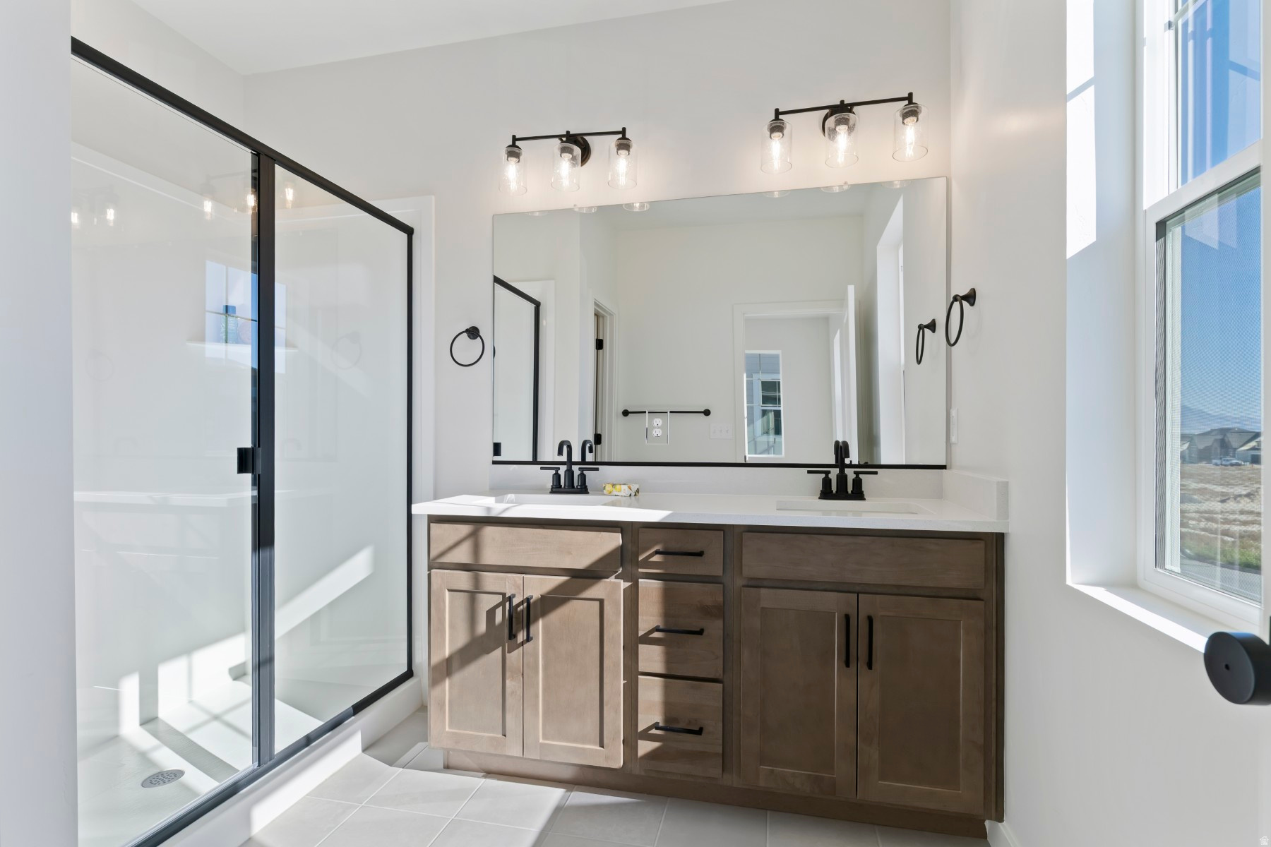 BEACON POINTE - Residential