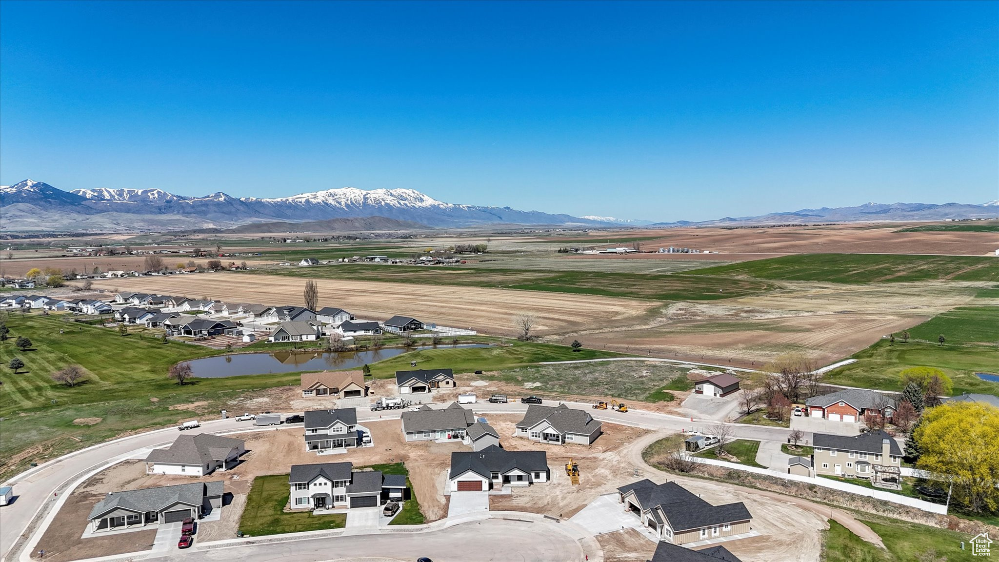 COUNTRY CLUB ESTATES - Residential
