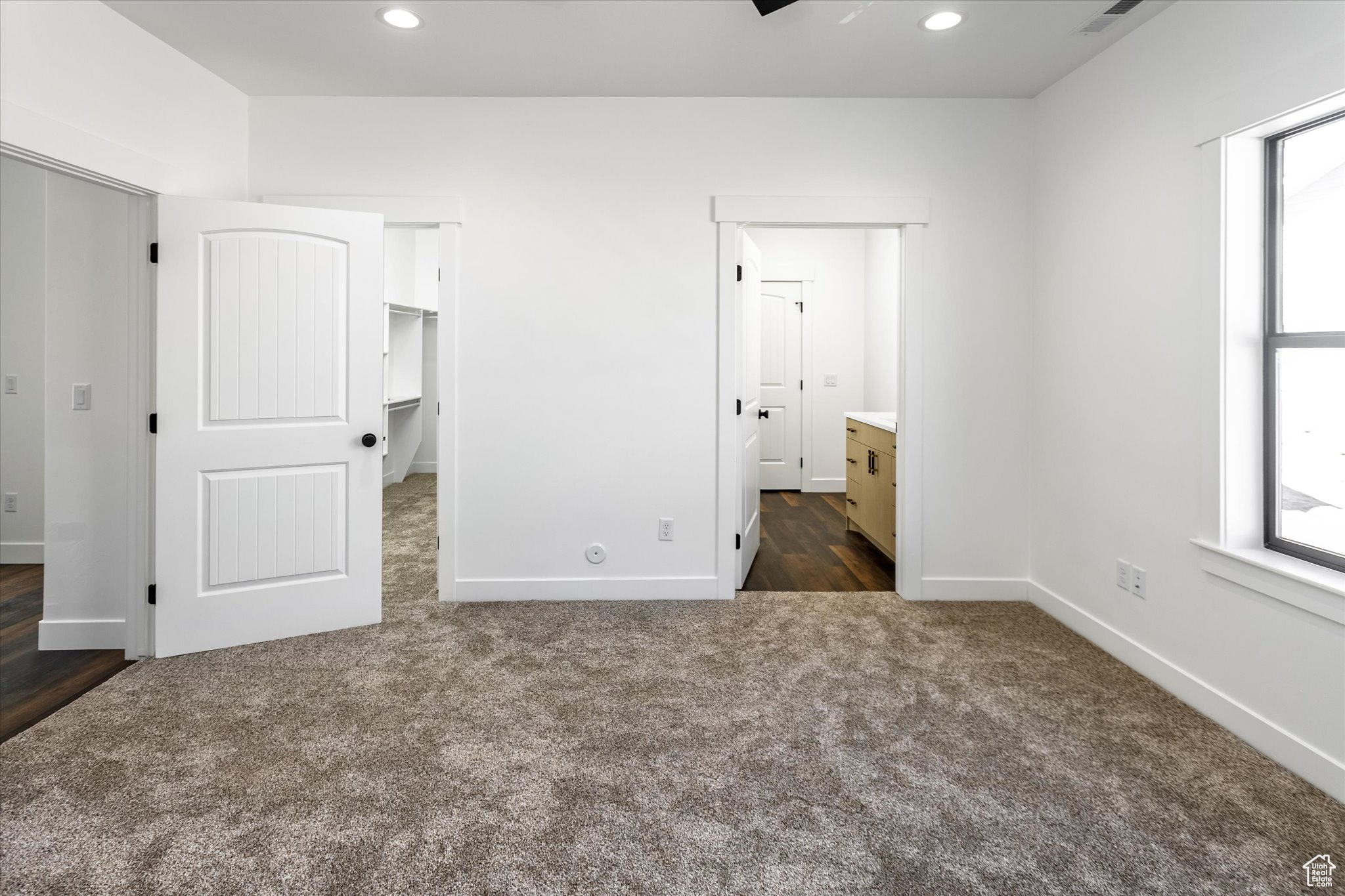COUNTRY CLUB ESTATES - Residential