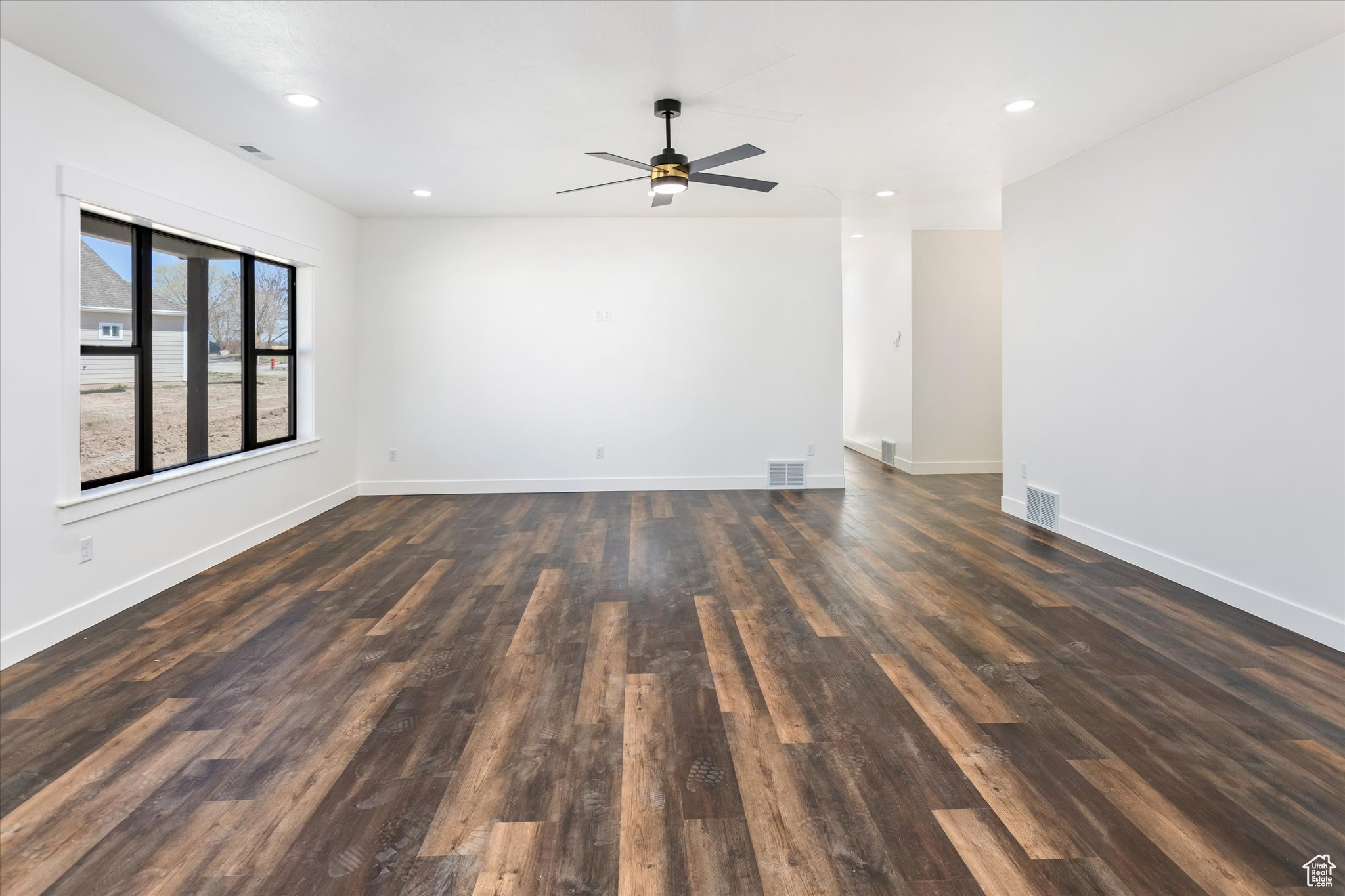 COUNTRY CLUB ESTATES - Residential