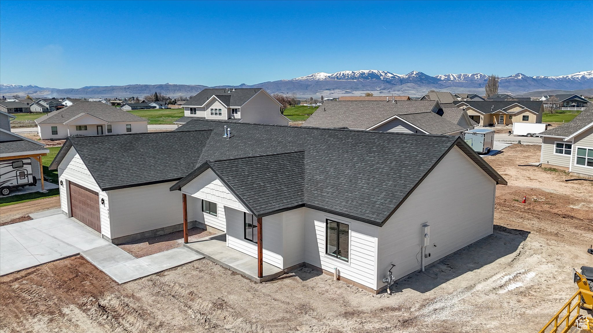 COUNTRY CLUB ESTATES - Residential