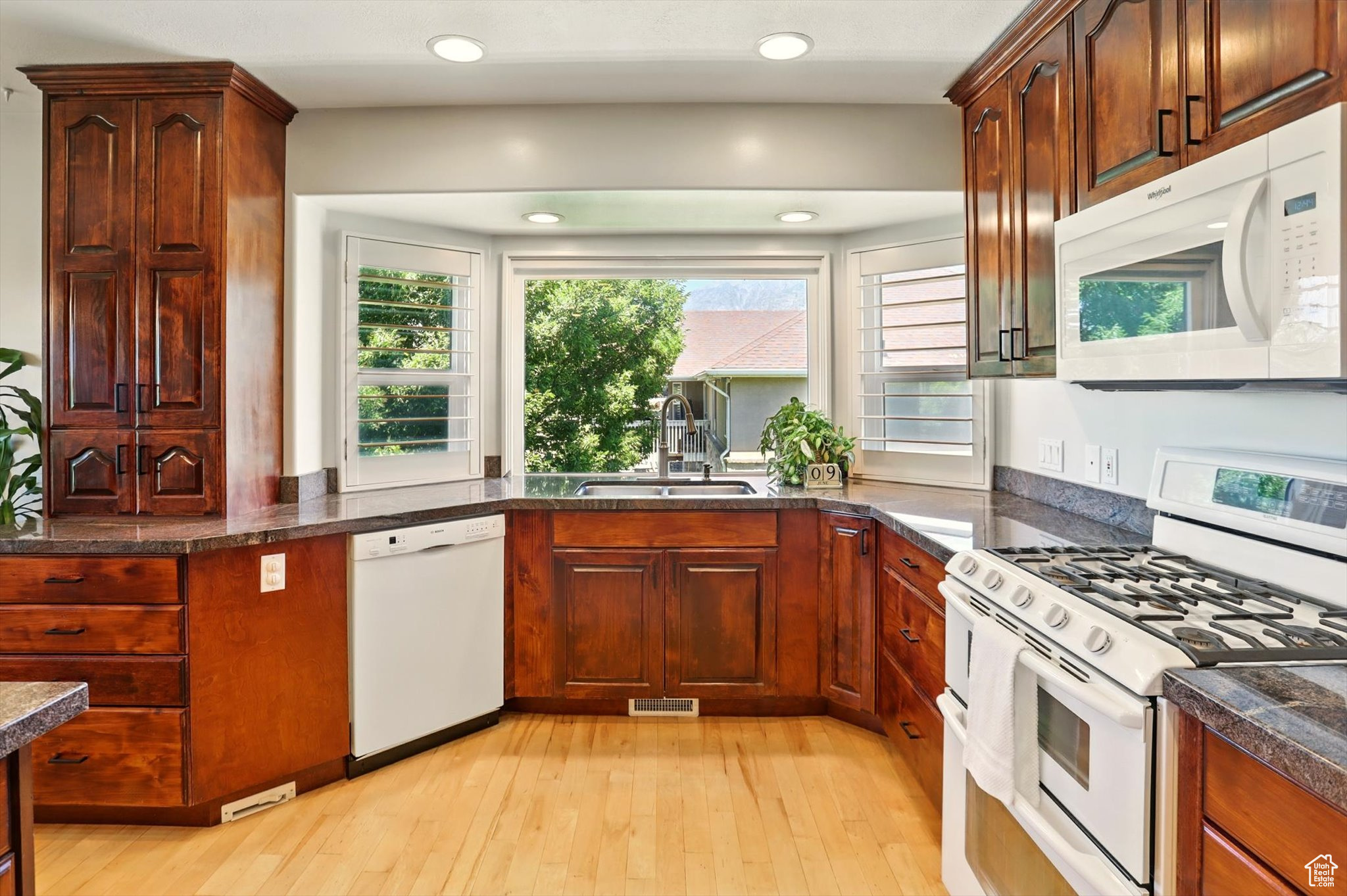 BRENTWOOD - Residential