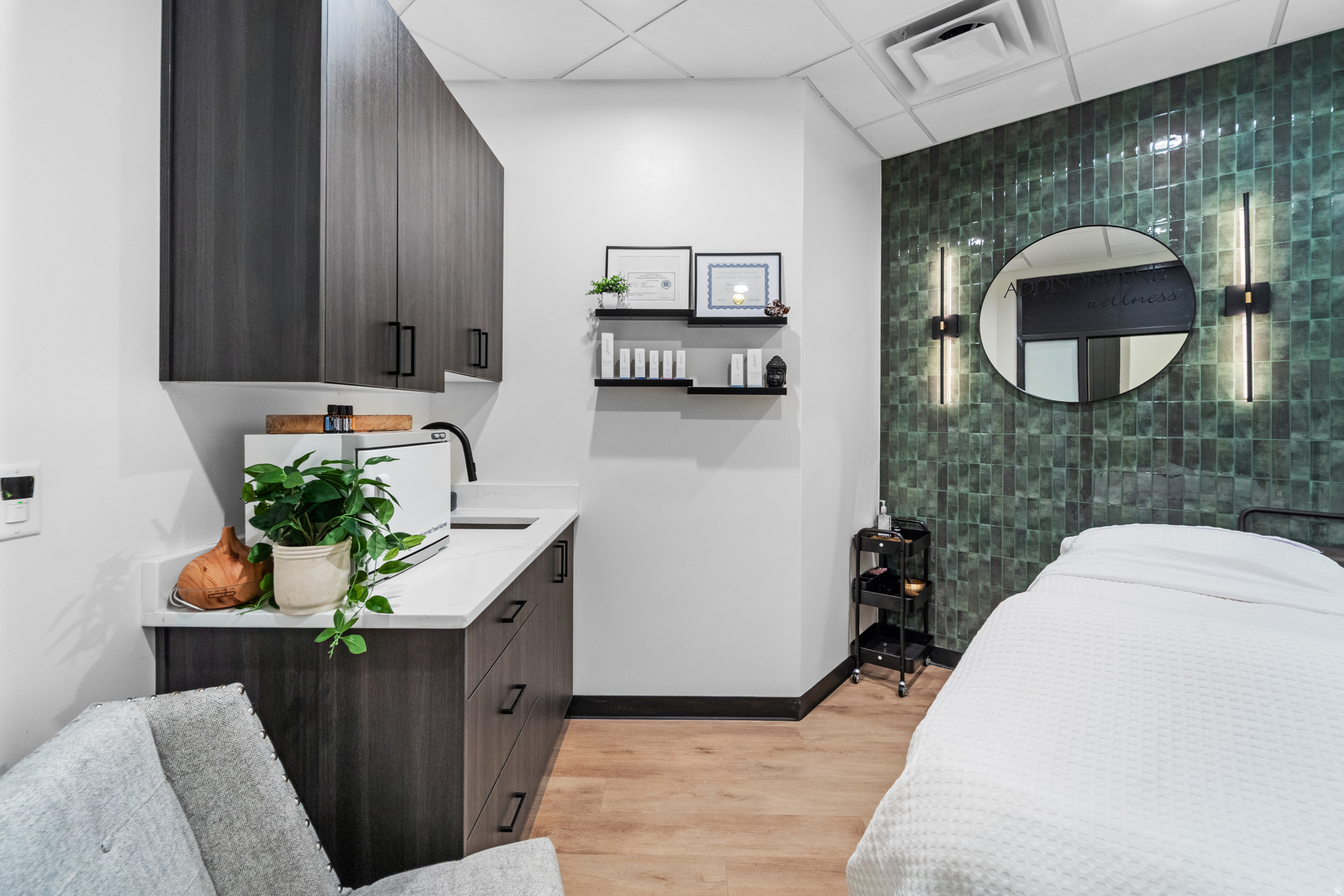 RIDGE - Commercial Sale