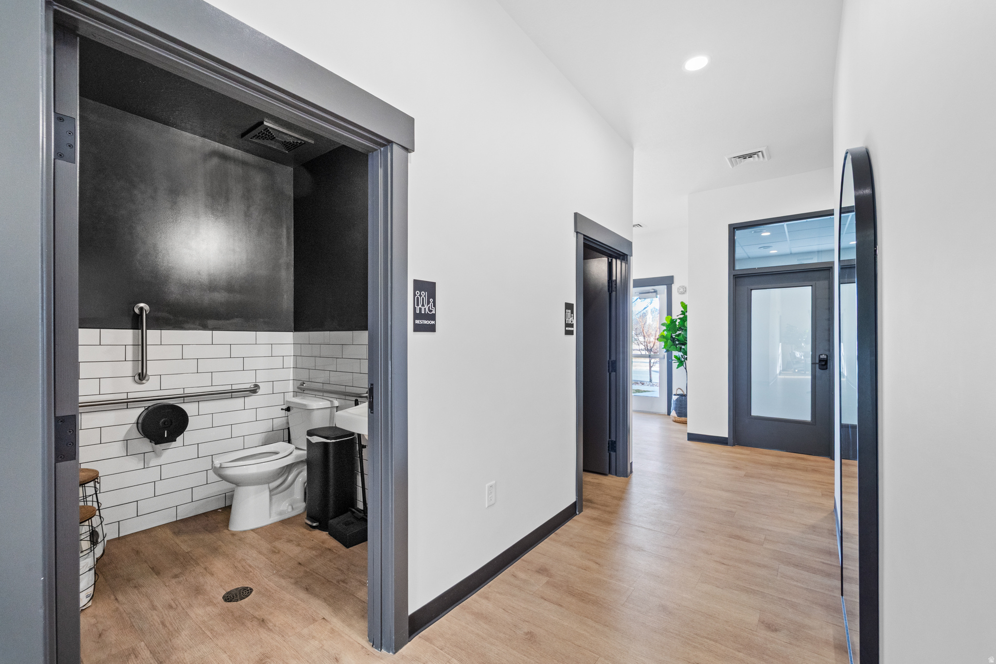 RIDGE - Commercial Sale