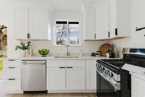 Tiny photo for 2985 W BEDFORD RD, West Valley City, UT 84119 (MLS # 2123586)