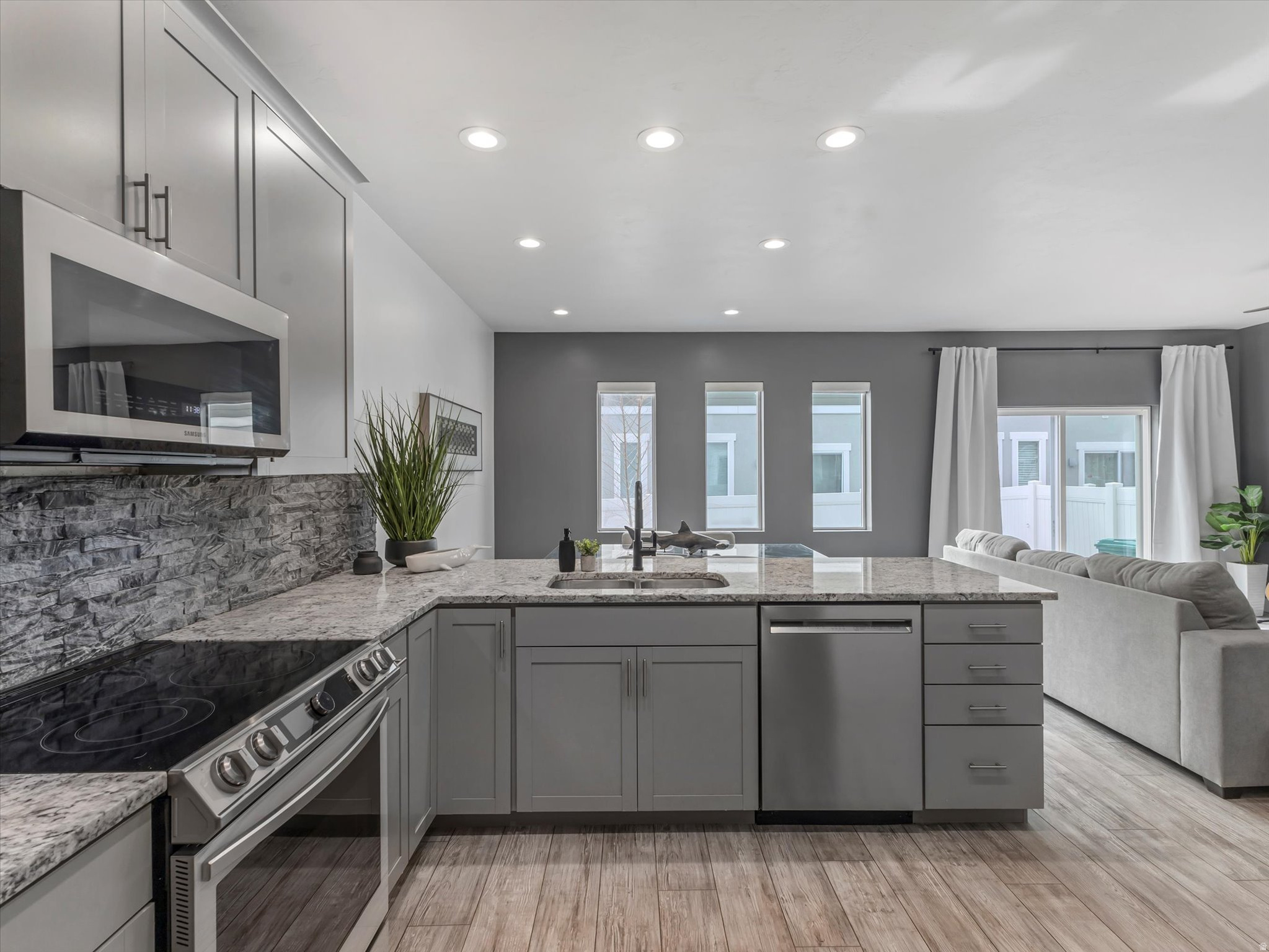 DANSIE PLACE - Residential