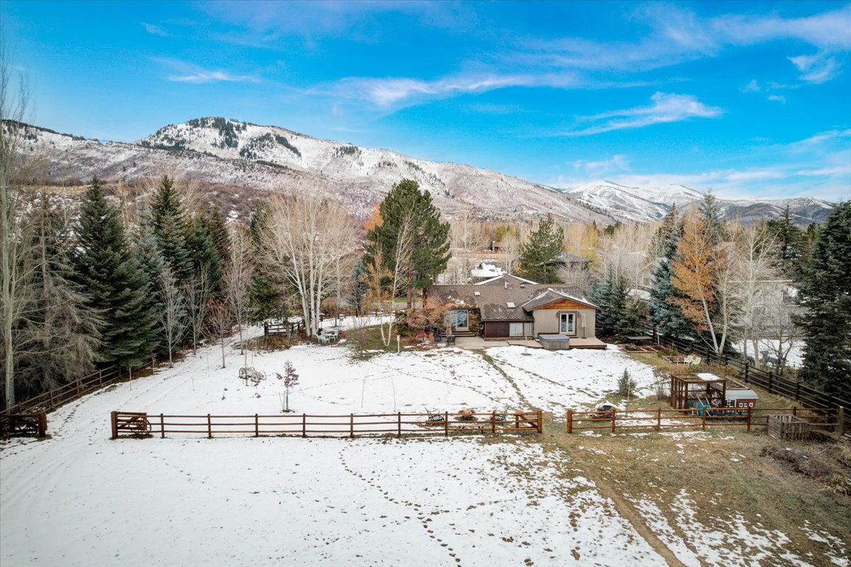 HOLIDAY RANCHETTES SUBDIVISION - Residential