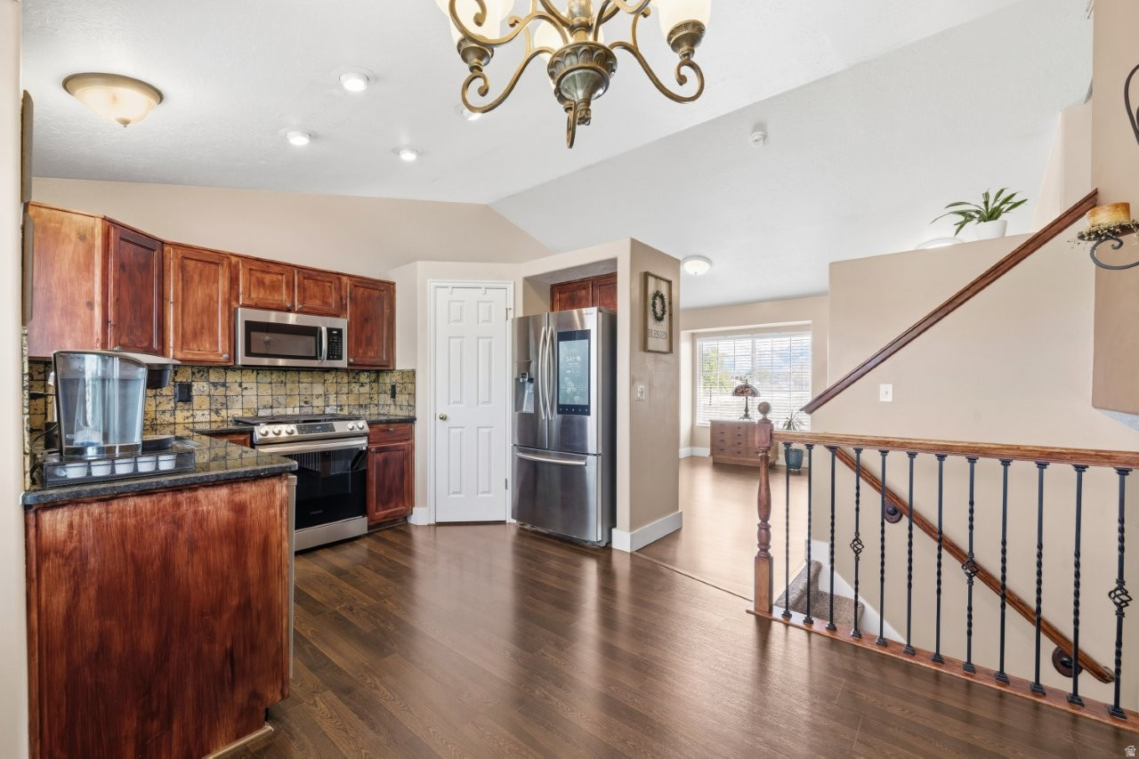 DAWSON ESTATES - Residential