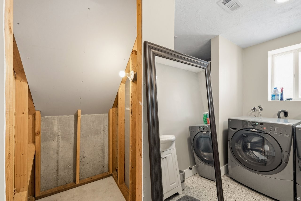 DAWSON ESTATES - Residential