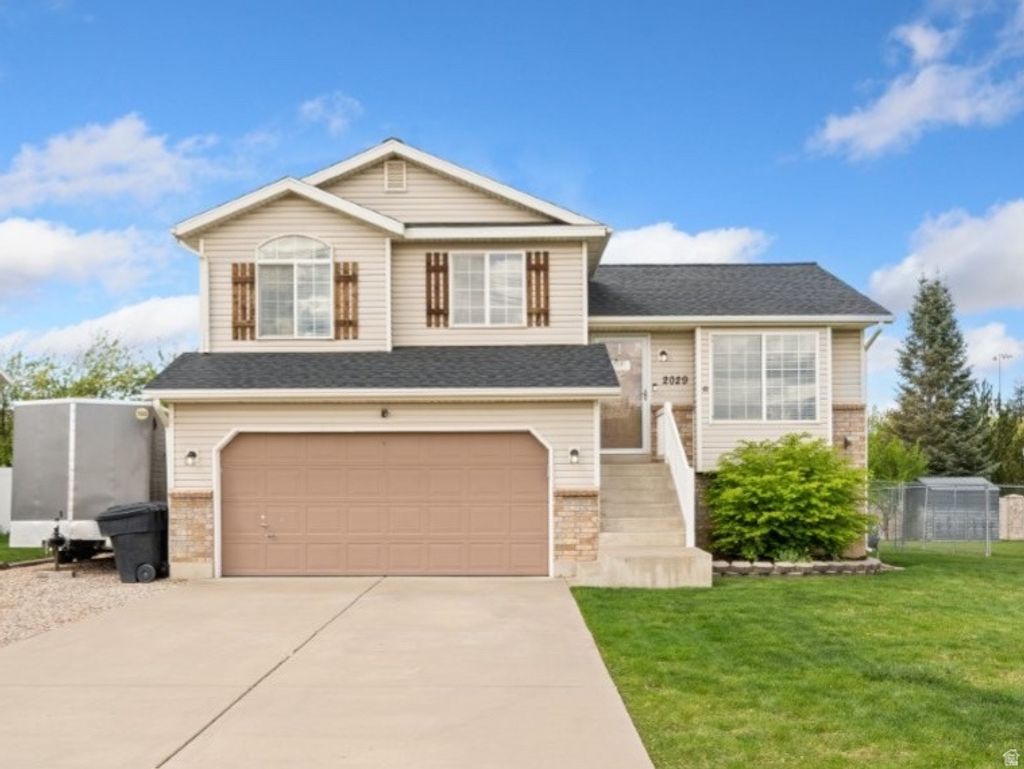 Photo of 2029 N 1720 W, Clinton, UT 84015 (MLS # 2150470)