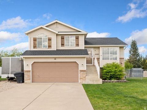 Photo of 2029 N 1720 W, Clinton, UT 84015 (MLS # 2150470)