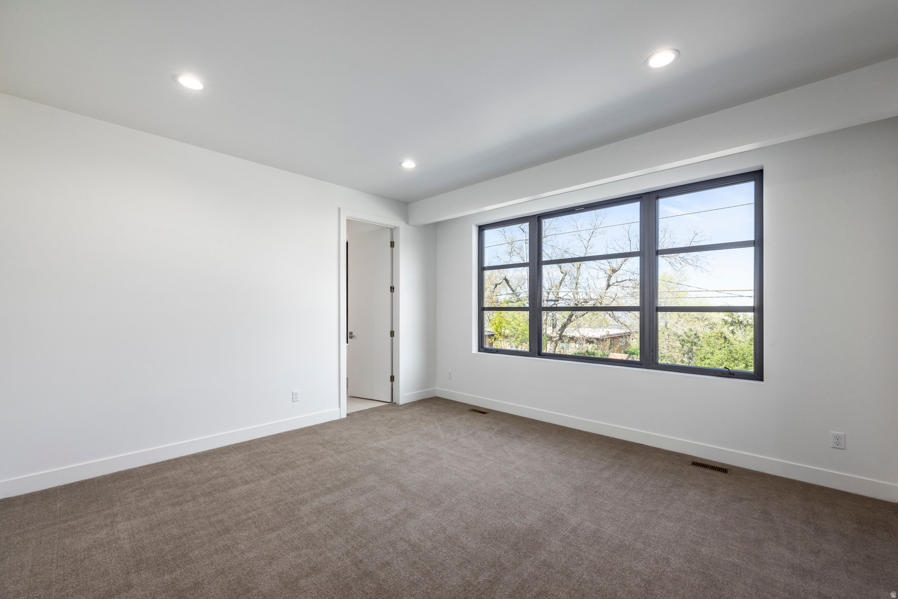 EAST CAPITOL GARDENS - Residential Income