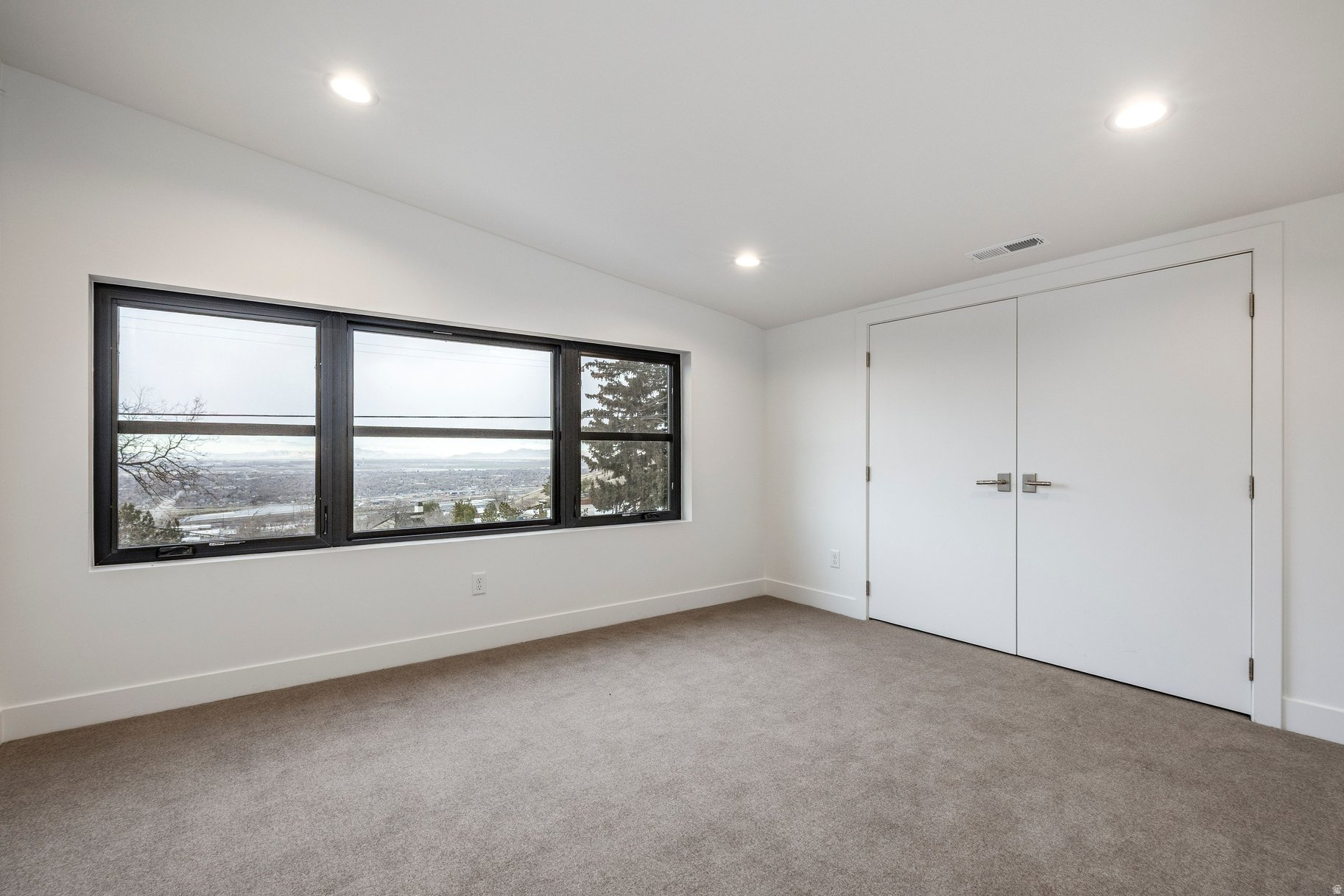 EAST CAPITOL GARDENS - Residential Income