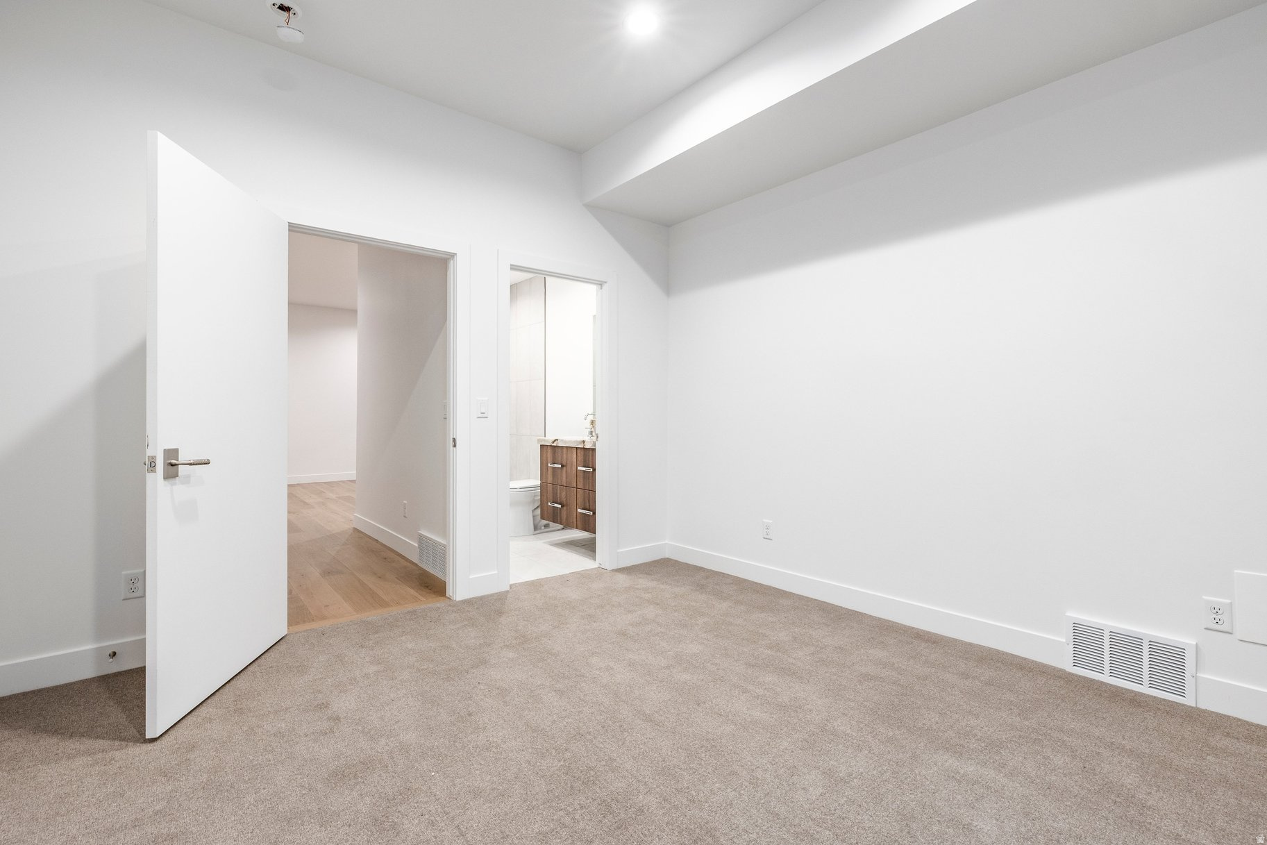 EAST CAPITOL GARDENS - Residential Income