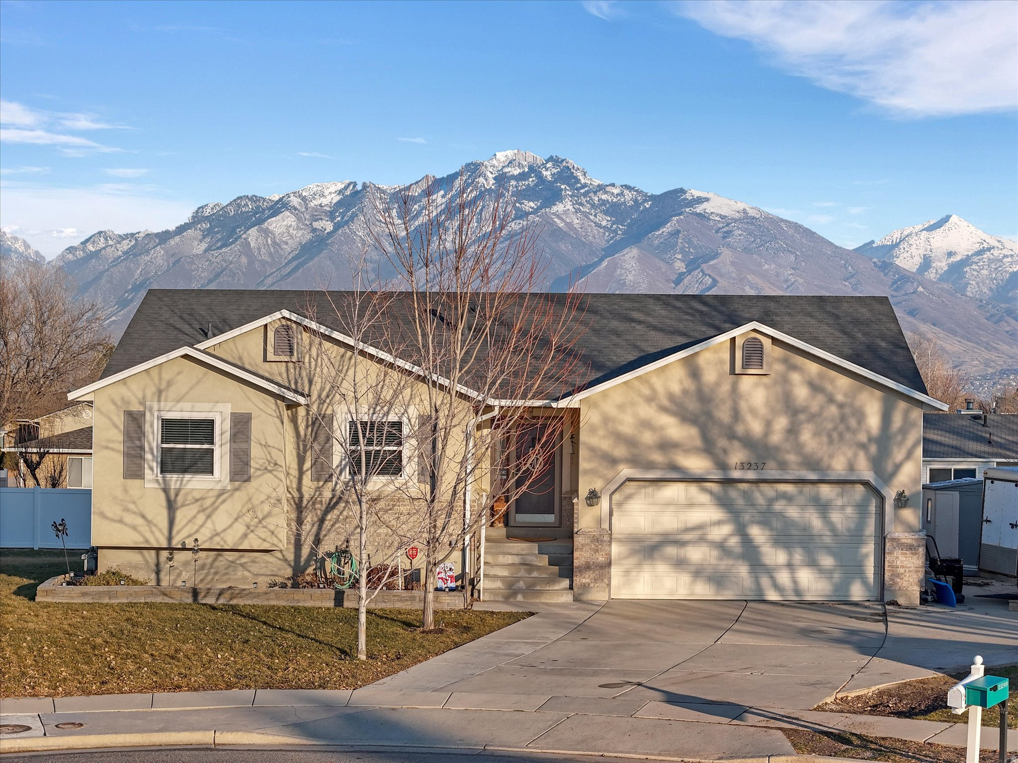 VISTA MEADOWS - Residential