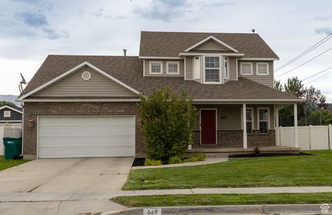 Photo of 669 S 1250 W, Lehi, UT 84043 (MLS # 2110125)
