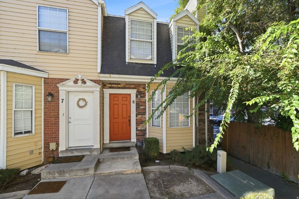 665 N 100 E APT 8, PROVO, UT 84606 - Image bdcf70d10b3f3fcc3af042df5c3bfc18/3517807411