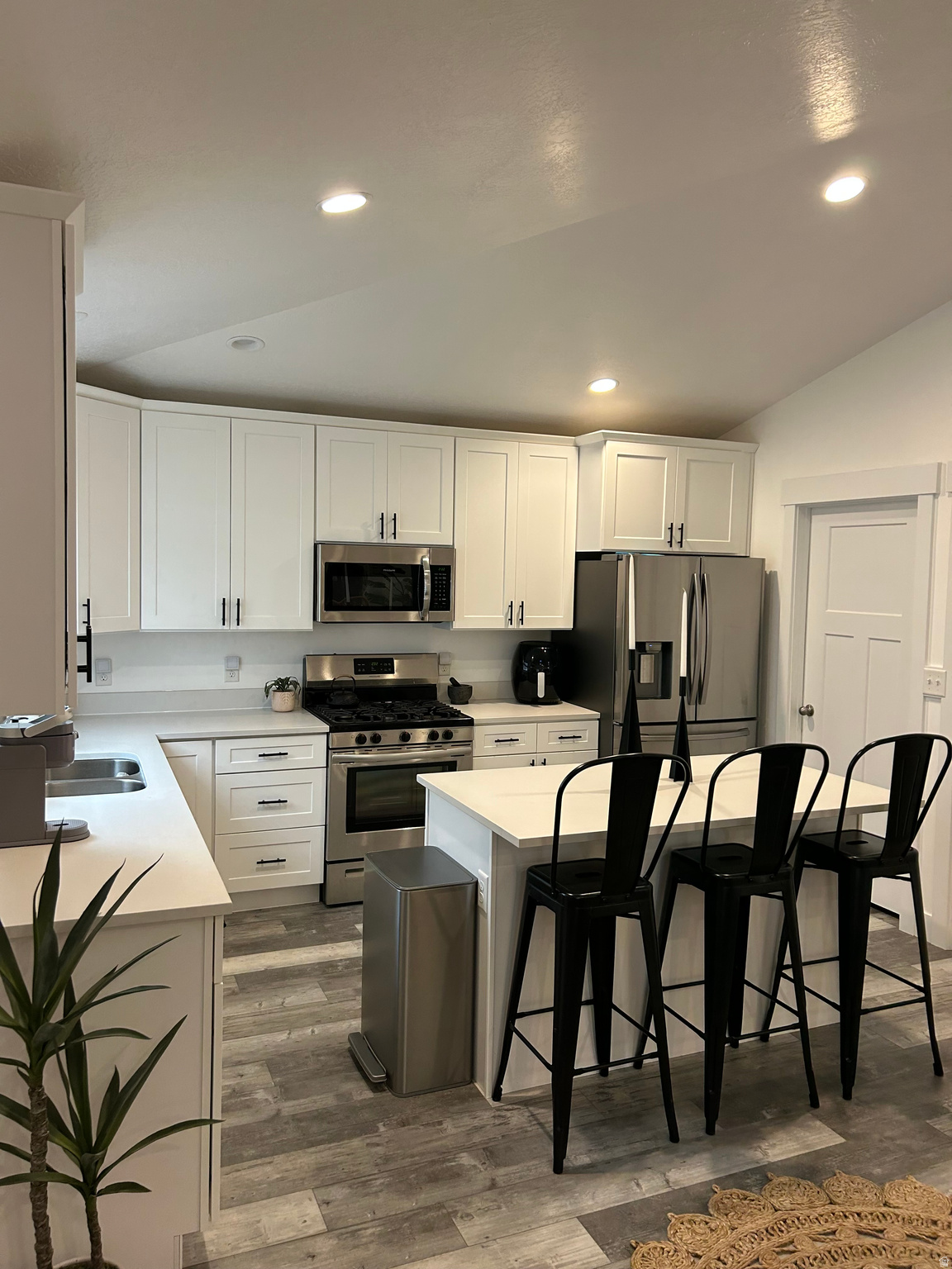 EAGLE POINT - Residential