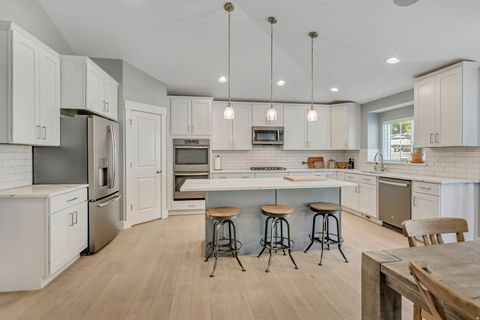 Tiny photo for 1668 N 400 W, Farmington, UT 84025 (MLS # 2150909)