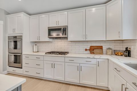 Tiny photo for 1668 N 400 W, Farmington, UT 84025 (MLS # 2150909)