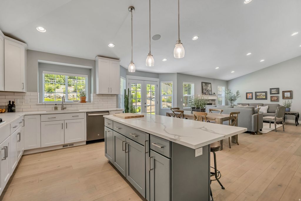 Photo of 1668 N 400 W, Farmington, UT 84025 (MLS # 2150909)