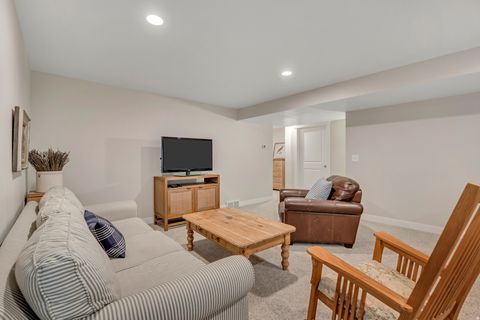 Tiny photo for 1668 N 400 W, Farmington, UT 84025 (MLS # 2150909)