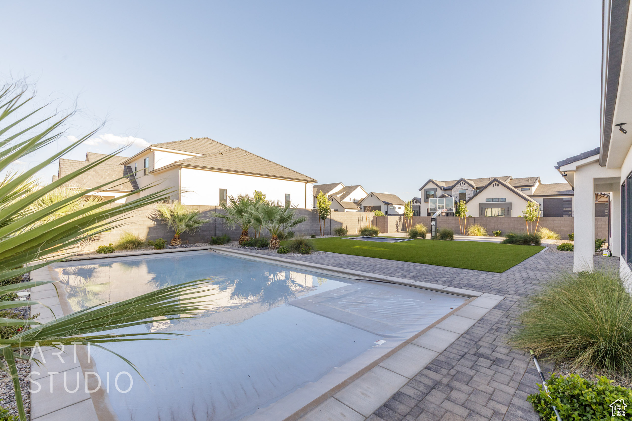 MAJESTIC FIELDS - Residential