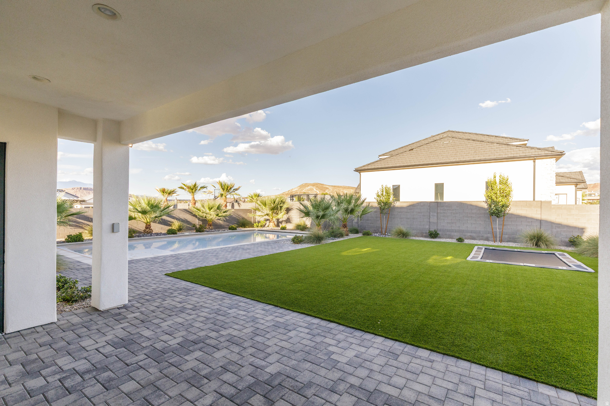 MAJESTIC FIELDS - Residential